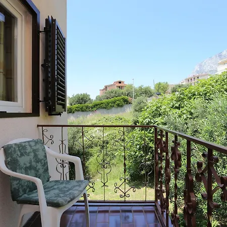 Apartament With A Parking Space - 21270 Makarska